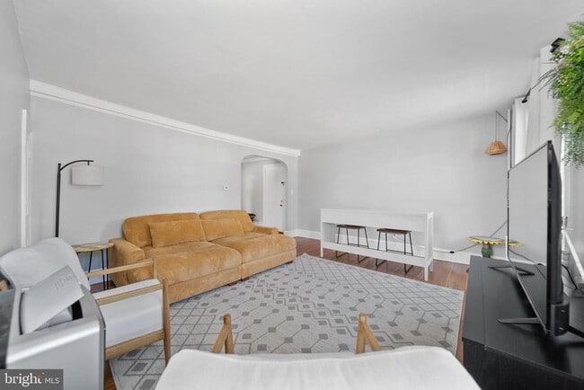 Building Photo - 35 S Main St