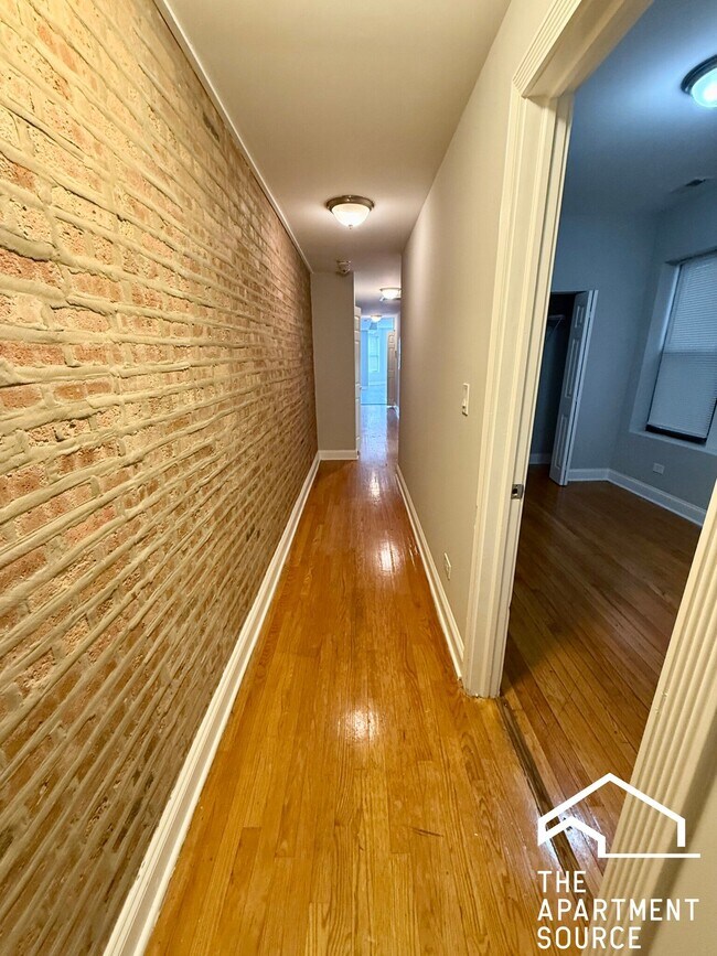 Building Photo - 6913 S Paxton Ave