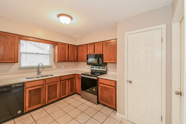 Foto del edificio - 287 River Reach Rd