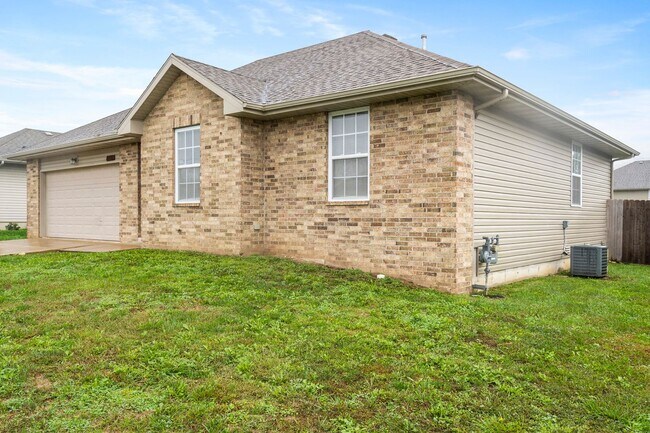 Foto del edificio - 4011 N Thistle Dr