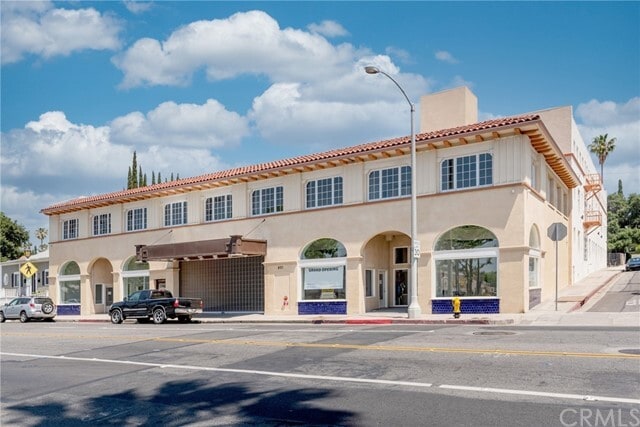Foto del edificio - 851 E Washington Blvd