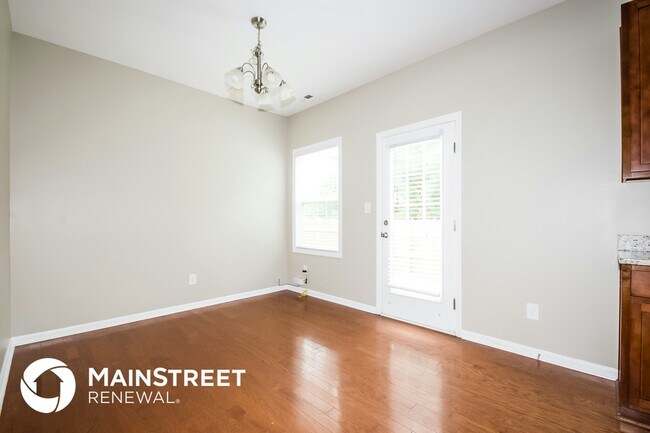 Foto del edificio - 811 Woodside Park Ln