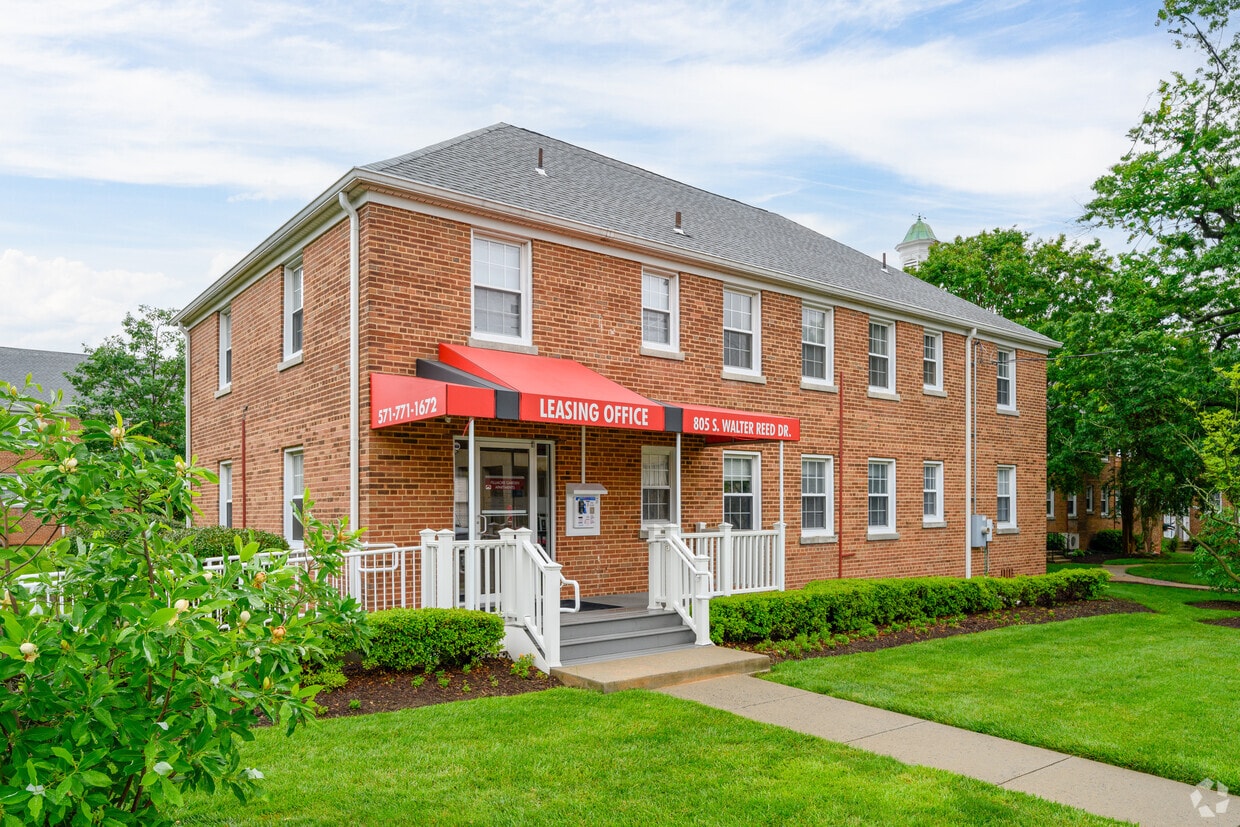 Primary Photo - Fillmore Garden Apartments