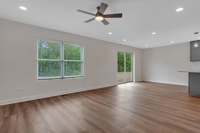 Building Photo - 903 Covey Ln