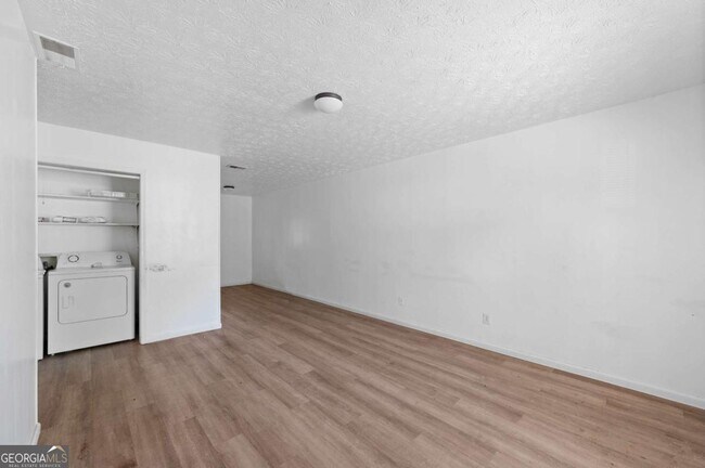 Foto del edificio - 1008 Davis St