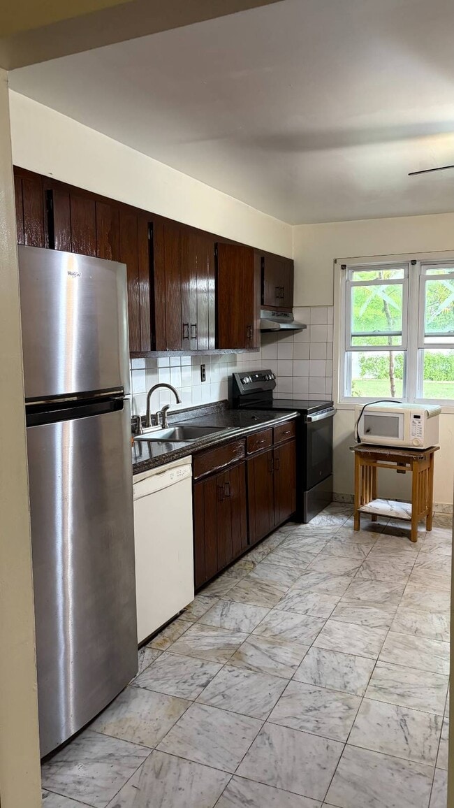 Building Photo - 52 B Evergreen St