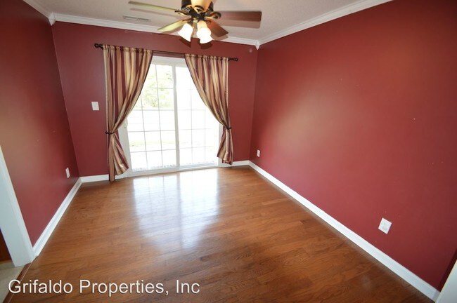 Foto del edificio - 172 Wheaton Dr