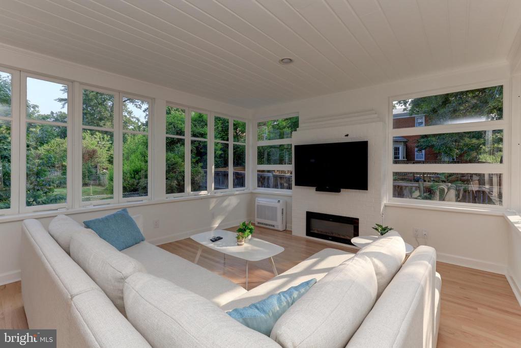 Foto principal - 1723 Oakcrest Dr