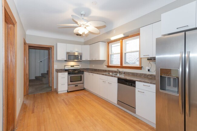 Foto del edificio - 3820 Wesley Ave
