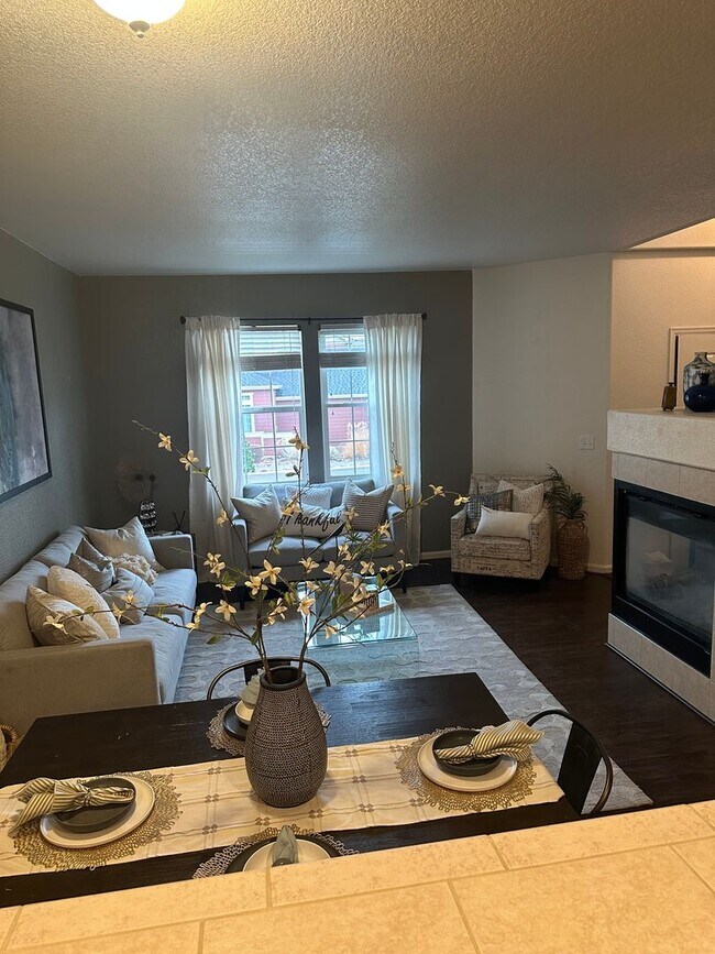 Building Photo - Wolf Ranch Charmer