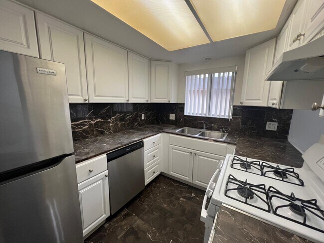 Foto del edificio - 2140 Via Robles