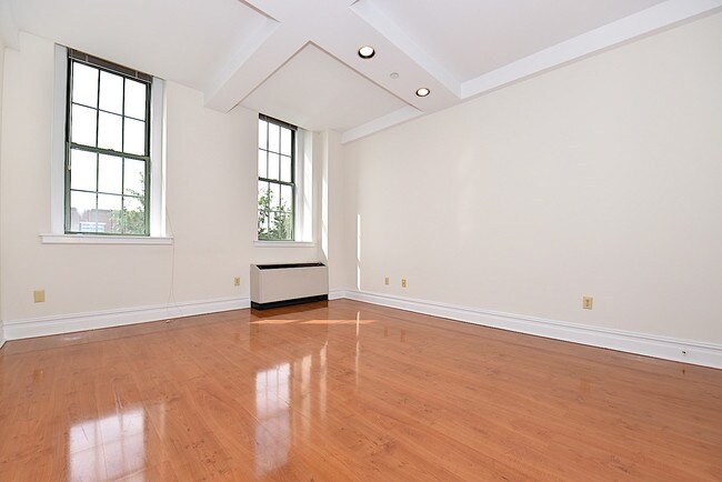 Building Photo - 4502 Ditmars Blvd