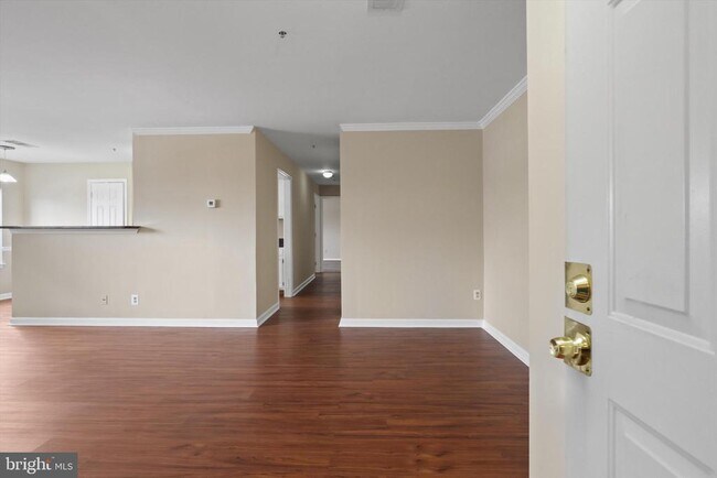 Foto del edificio - 8058 Lisle Dr