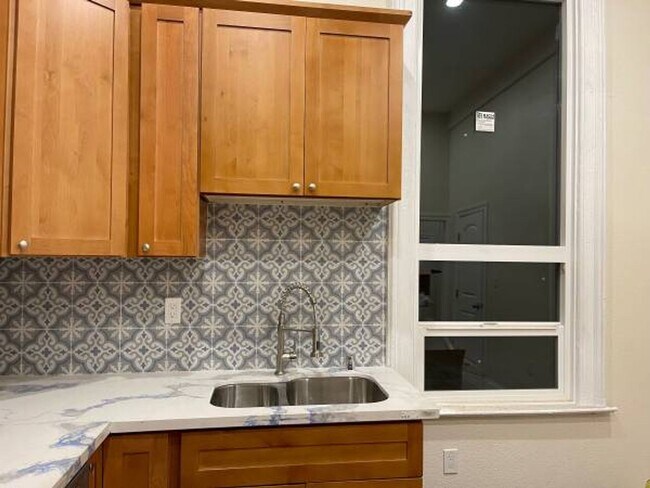 Foto del edificio - 3-bedroom 2-bathroom duplex