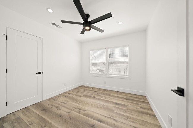Foto del edificio - 3504 Sandwood St