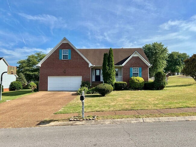 Foto del edificio - 4 Bedroom, 2 Bath Home w/ Fenced Backyard ...