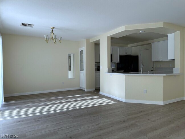Foto del edificio - 9513 Arrowhead Falls Ct