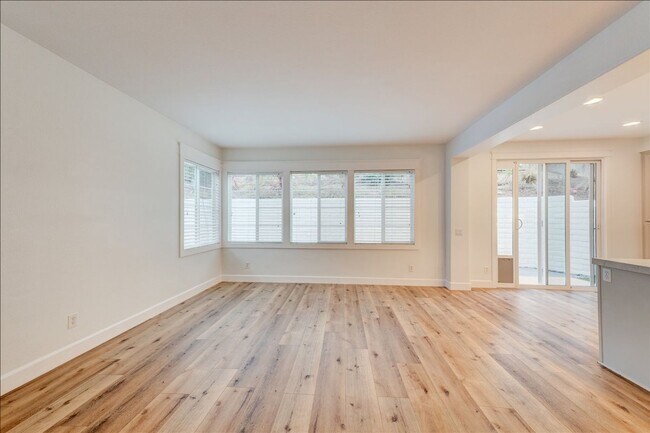 Building Photo - 467 Camino Verde