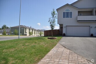 Building Photo - 211 Whisper Knoll Cir