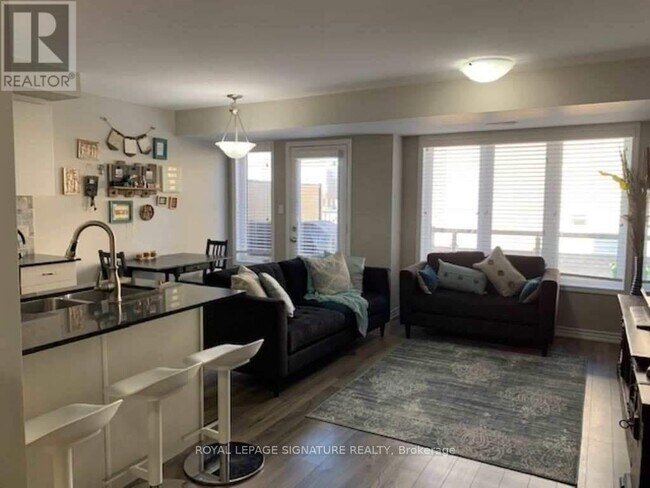 Photo du bâtiment - 36 Daylily Ln