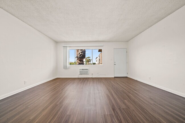 Foto del edificio - 1000 E 32nd St