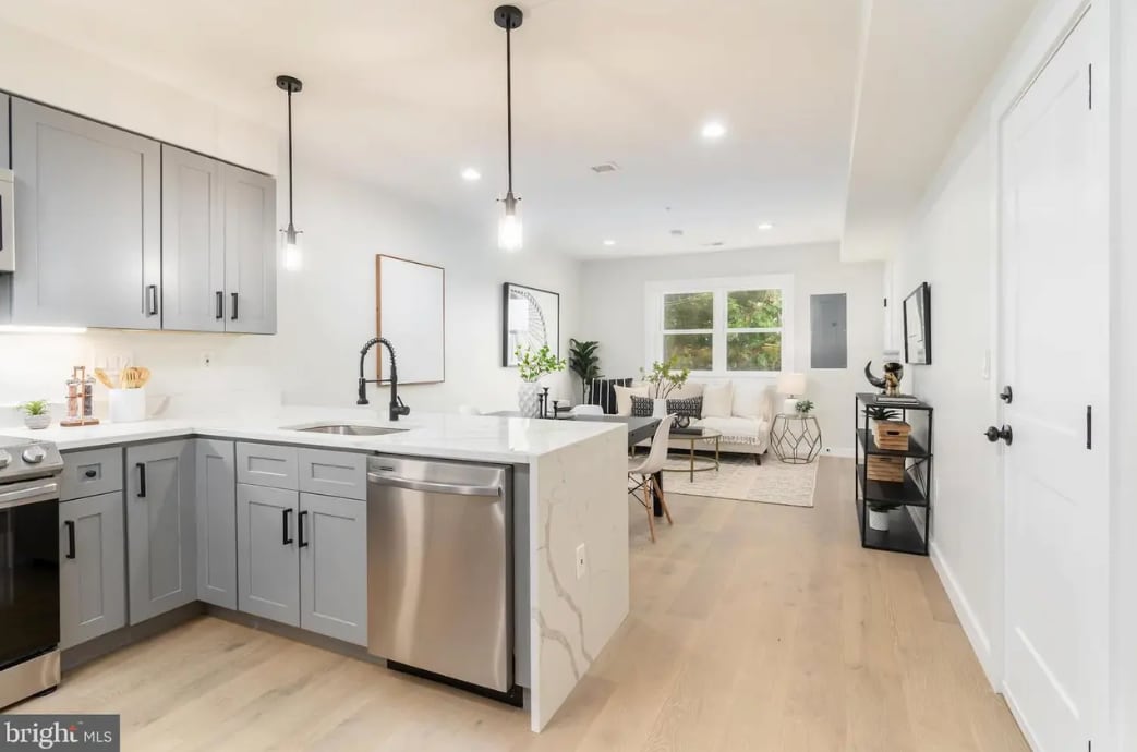 Primary Photo - 1948 3rd St NE