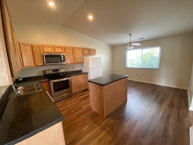 Building Photo - 819 Trustway Ct
