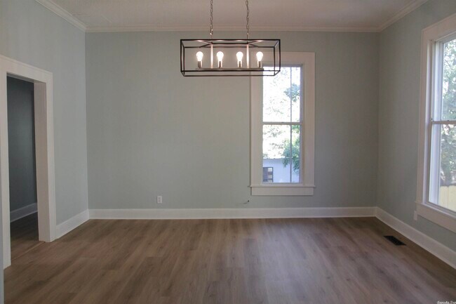 Foto del edificio - 516 N Oak St