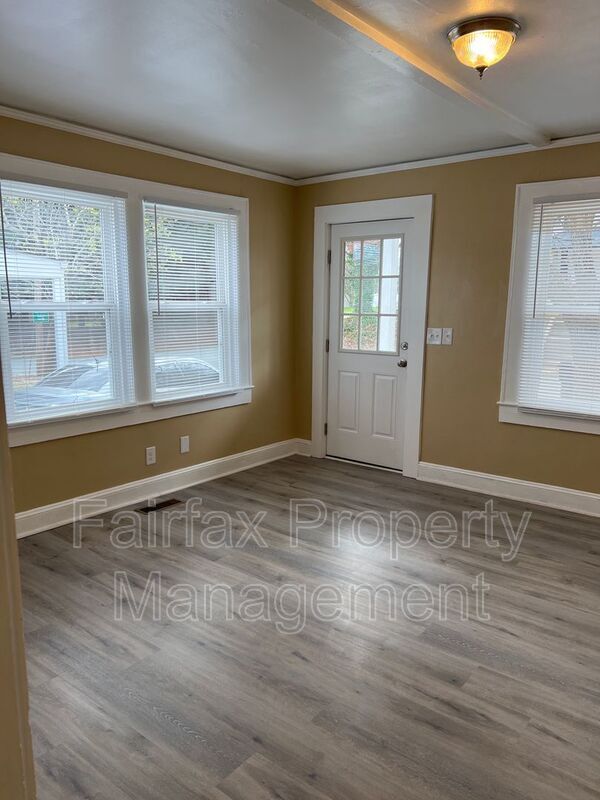 Foto del edificio - 405 W 5th St
