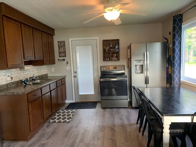 Foto del edificio - Fully-Furnished Cozy Retreat