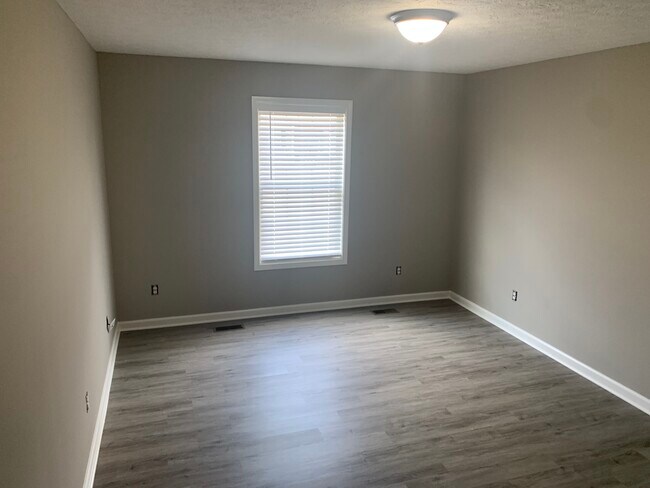 Foto del edificio - 617 Mimosa Dr