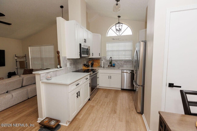 Building Photo - 1324 Independence Dr