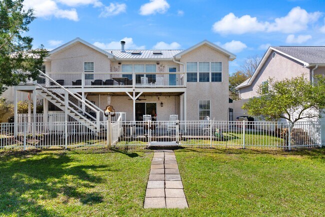 Foto del edificio - 111 Thompson Cove Rd