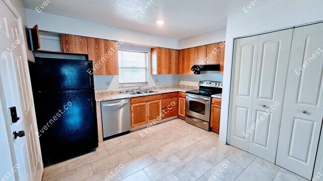 Foto del edificio - 3421 Temple St