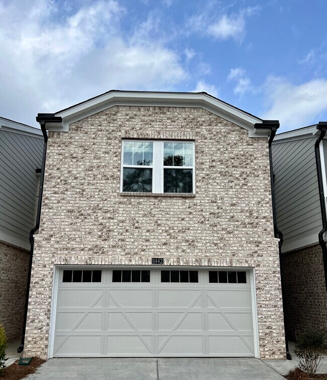 Building Photo - 1442 Villageside Ct