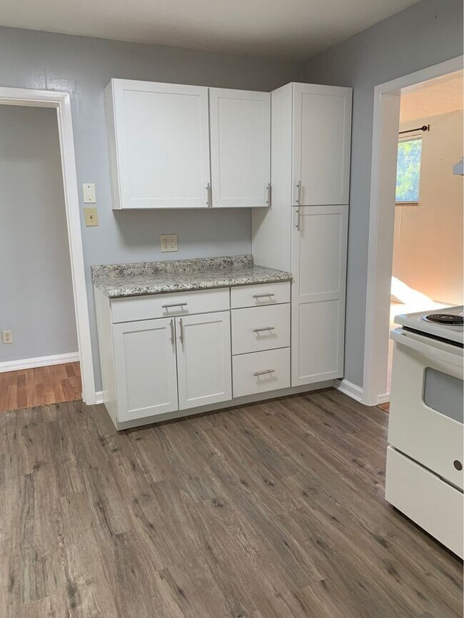 Building Photo - 17 Pegram Cir