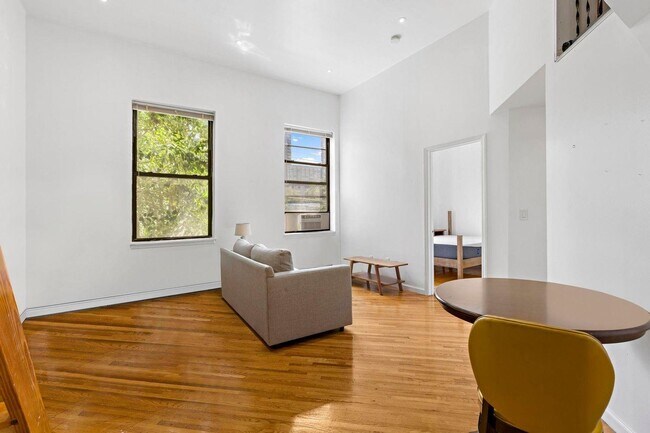 Foto del edificio - 174 Grand St