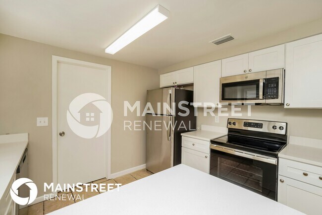 Building Photo - 2911 Cedaridge Dr