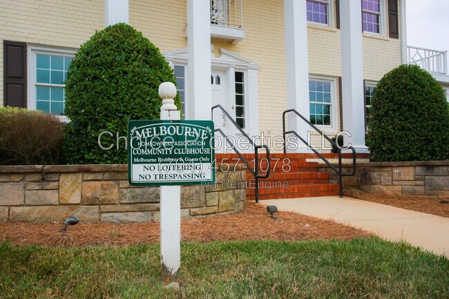 Foto del edificio - 9148 Hillston Ridge Rd
