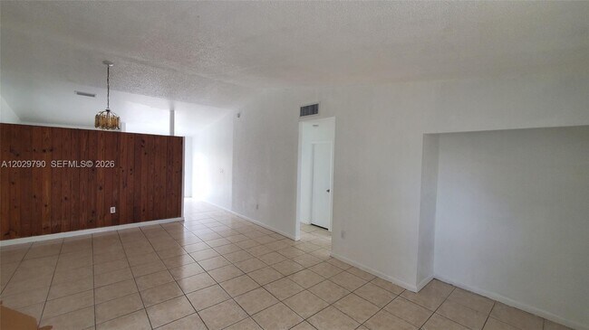 Foto del edificio - 18047 NW 41st Pl
