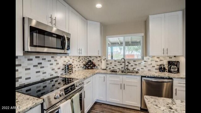 Building Photo - Beautiful 4 Bedroom in Tempe!!!