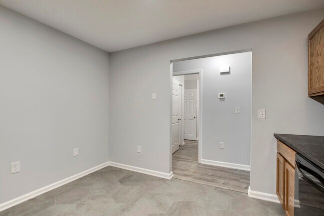 Foto del edificio - 101 Pinewood Dr