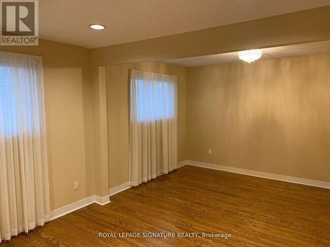 Building Photo - 3317 Carillion Ave