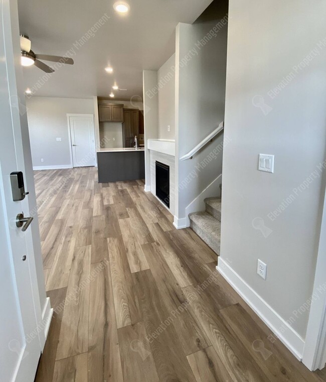 Foto del edificio - Petrosa Townhouse 3 BR - 2 ½ BA w/ loft