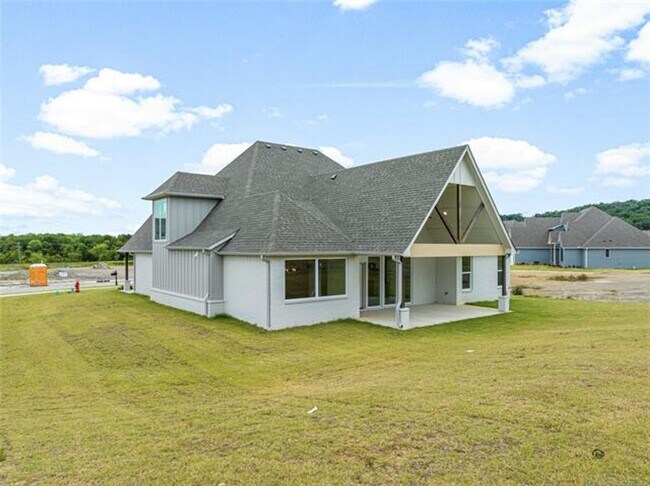 Building Photo - Beautiful New Construction!