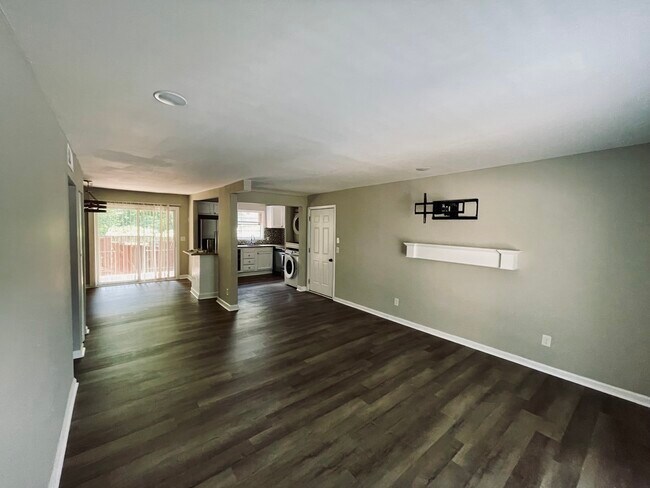 Building Photo - 3190 Abbeywood Dr