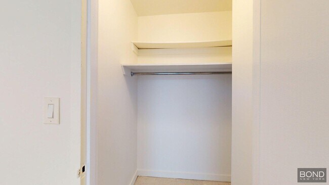 Foto del edificio - 247 W 87th St