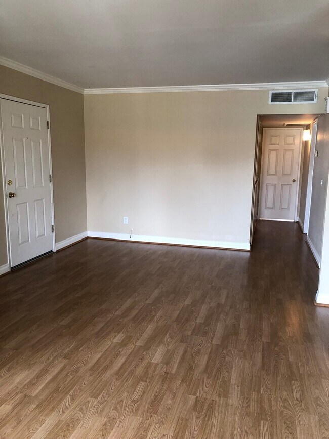 Foto del edificio - Near Parkway Plaza - 2 Bedrooms/2 Baths wi...