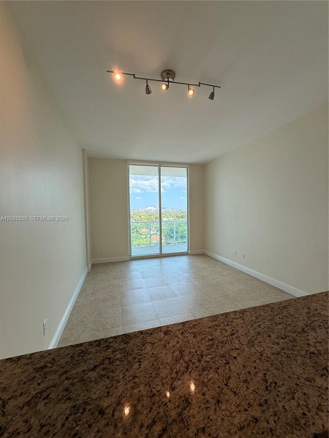 Foto del edificio - 2525 SW 3rd
