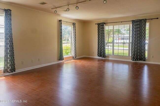 Building Photo - 5039 Winchester Dr S